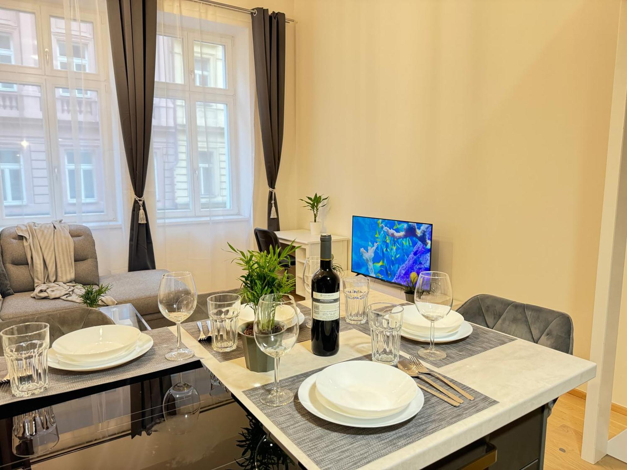 Free Parking - Cozy Apartment Near Vysehrad Railway Bridge Прага Екстер'єр фото